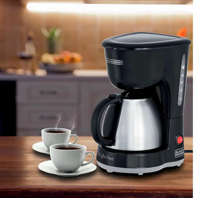 Cafeteira Elétrica Black+Decker 15 Cafés com Jarra Inox CM15