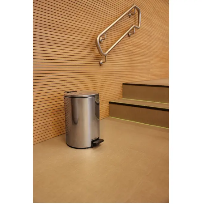 Lixeira com Pedal Tramontina Loop em Aço Inox com Acabamento Polido e Balde Interno 12 L